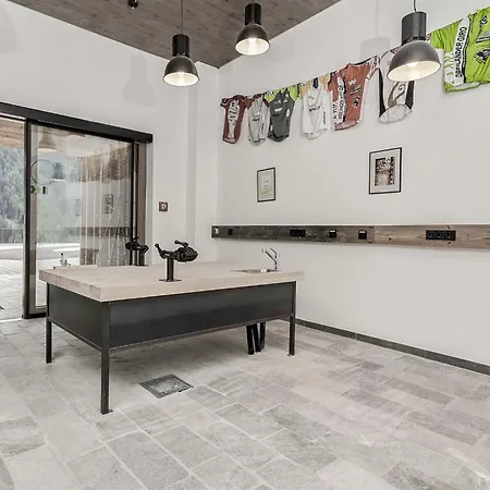Nyaraló The Peak-10 By Interhome